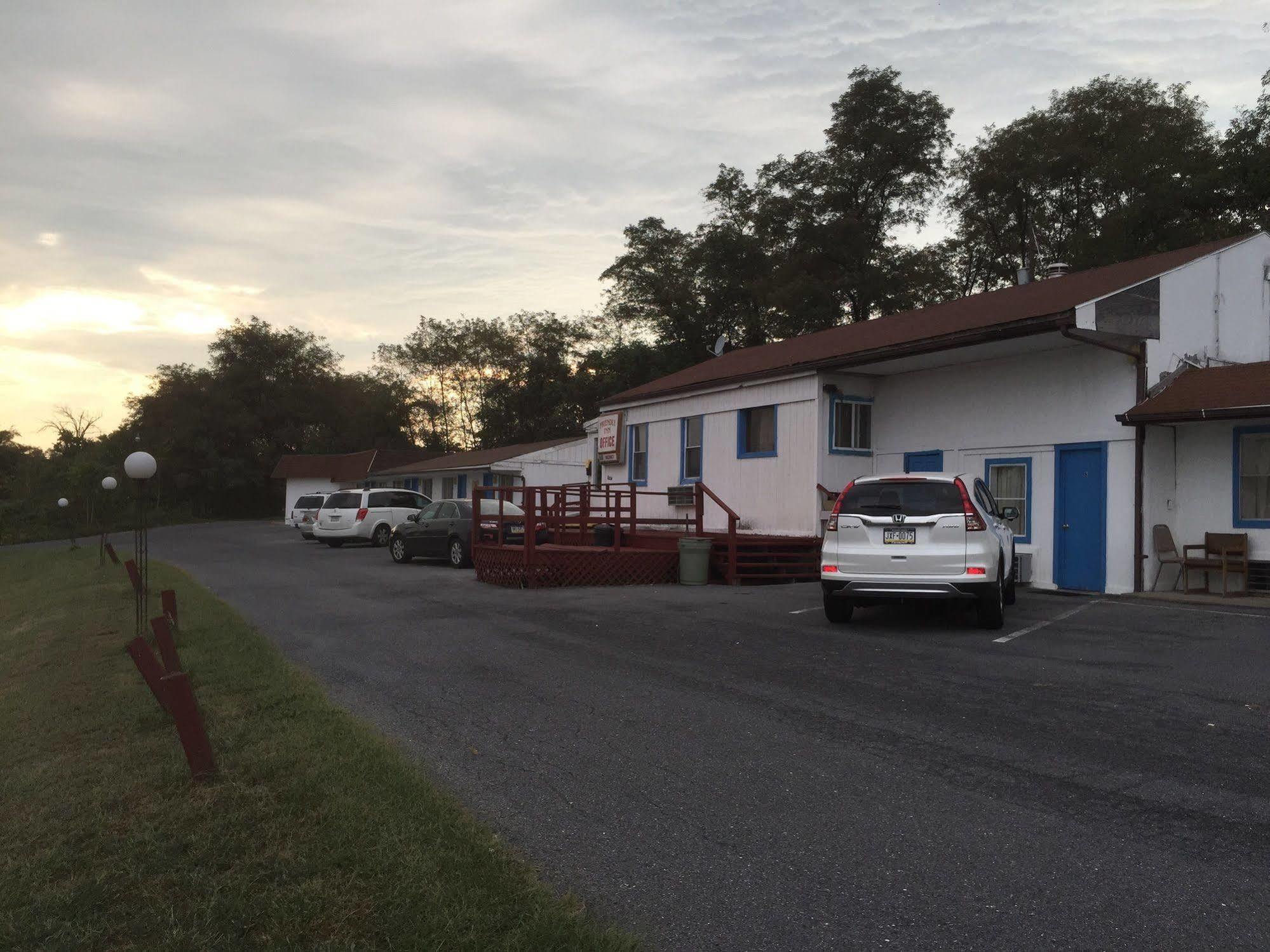 Friendly Inn Motel Skyline View Exterior foto